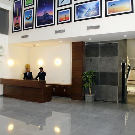 Hotel The Sky Court Aurangābād Exterior foto