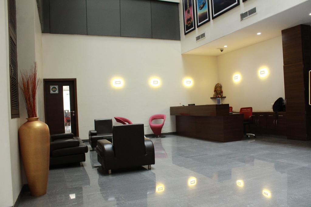 Hotel The Sky Court Aurangābād Exterior foto