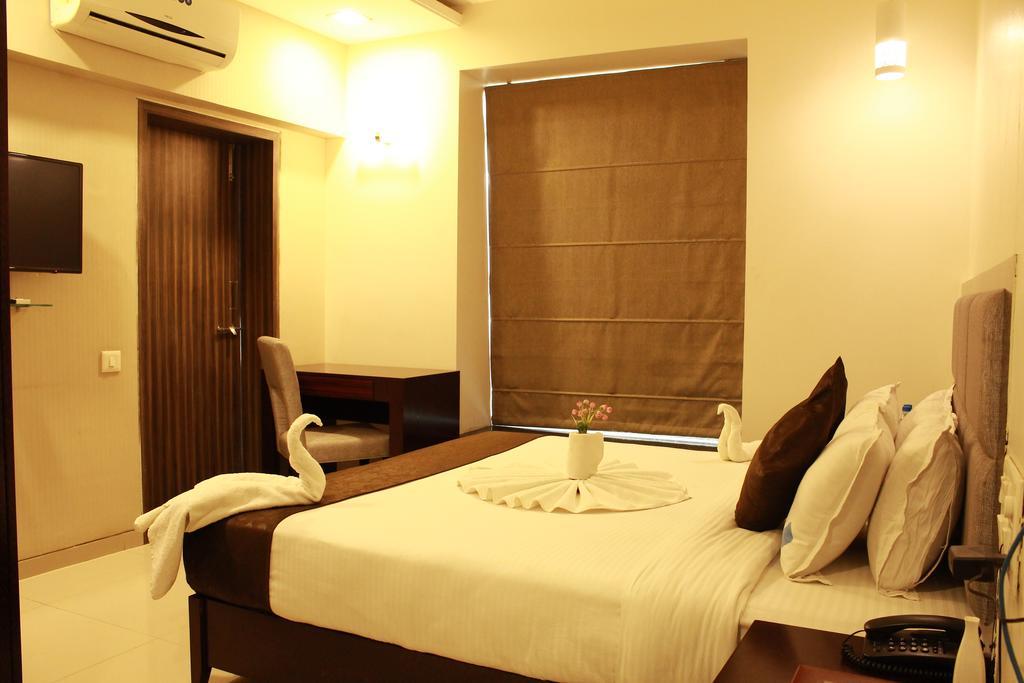 Hotel The Sky Court Aurangābād Exterior foto
