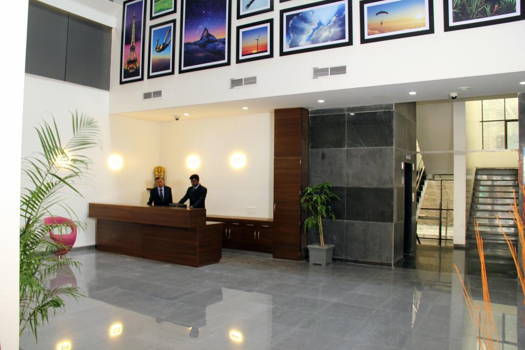 Hotel The Sky Court Aurangābād Exterior foto